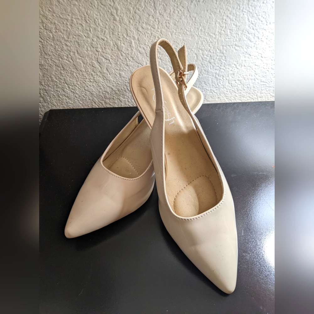 Refresh Small Cream Pointed Heals
